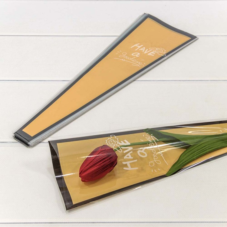 001550/1	Плёнка в листах "Конус для цветов" 12,5*4*40 (30 шт.) Чёрная рамка 1/200