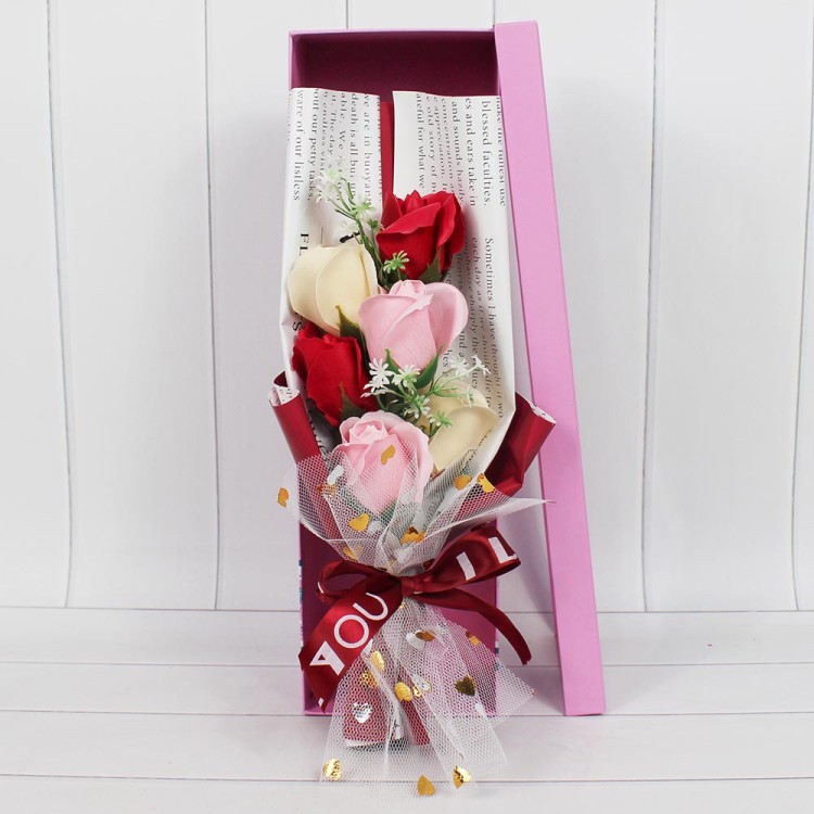 4533/1 Букет из мыльных цветов красный  Розовая упаковка 11*36,5*7,5 см
