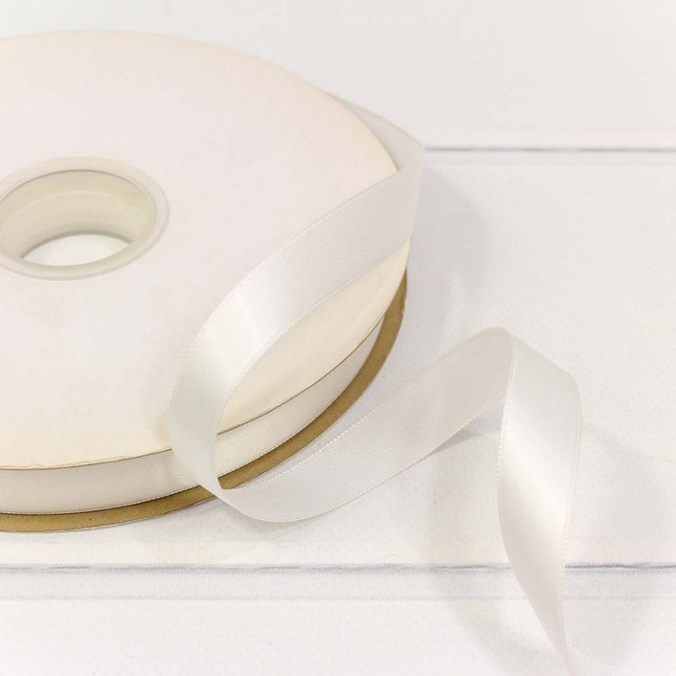 556-15/000 Лента Атласная Полиэстер класс А 1,5см*100ярд Жемчужно-белый 1/18 1/72